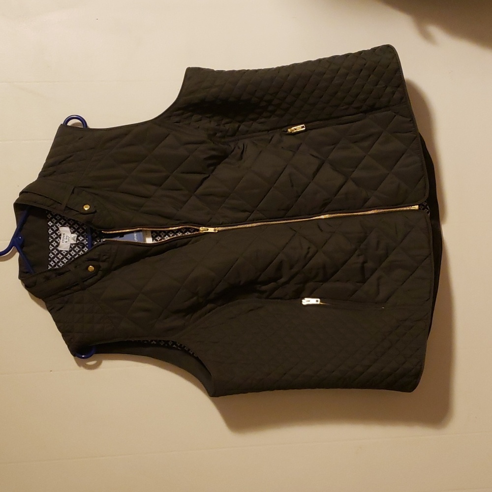 Crown and Ivy Green Quilted Puffer Vest